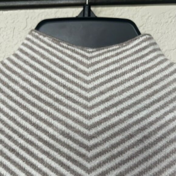 NWT Cynthia Rowley Fitted Mock Turtleneck Striped Sweater - Picture 8 of 9
